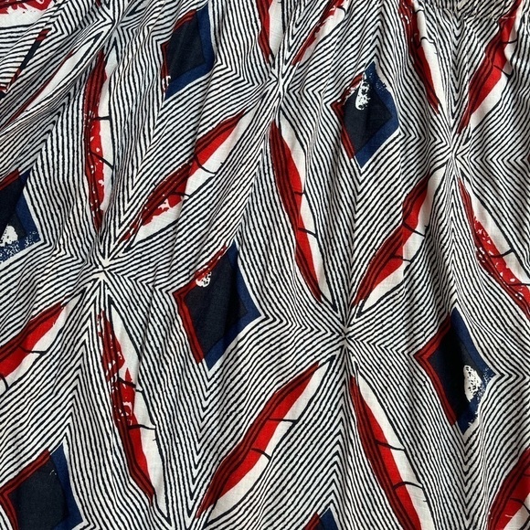 Re:named Black/Red Abstract print Backless Short Sleeve A-Line Sundress - Picture 5 of 7